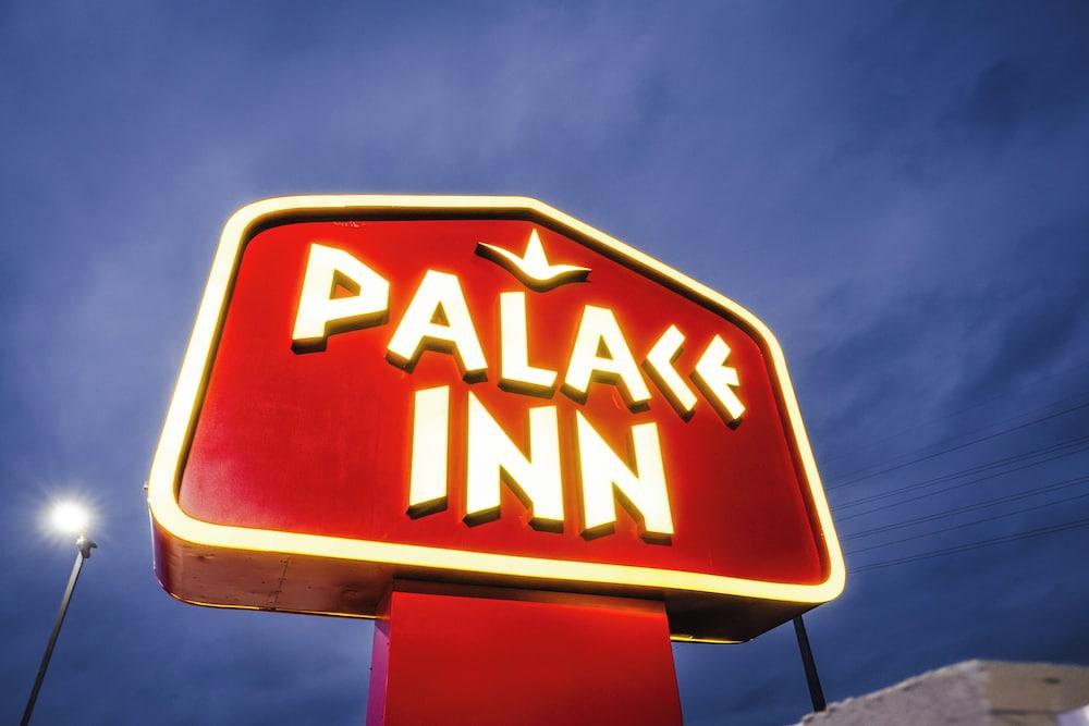 Palace Inn photo 14