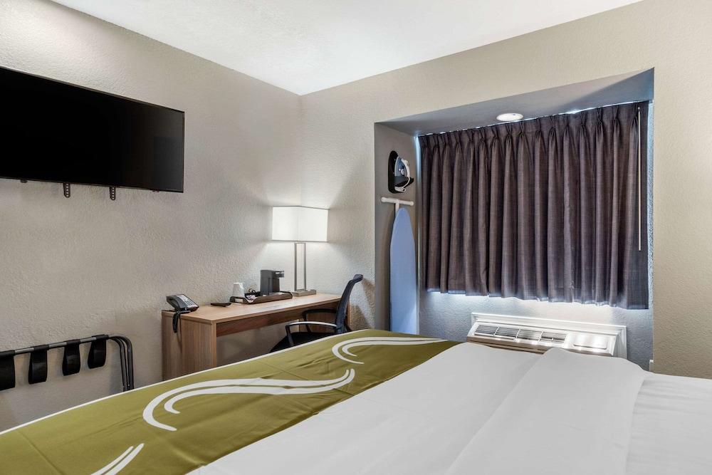 Days Inn by Wyndham San Antonio Downtown photo 25