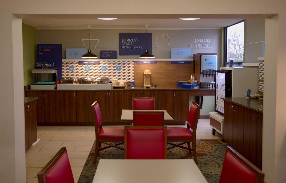 Holiday Inn Express Anderson by IHG photo 5
