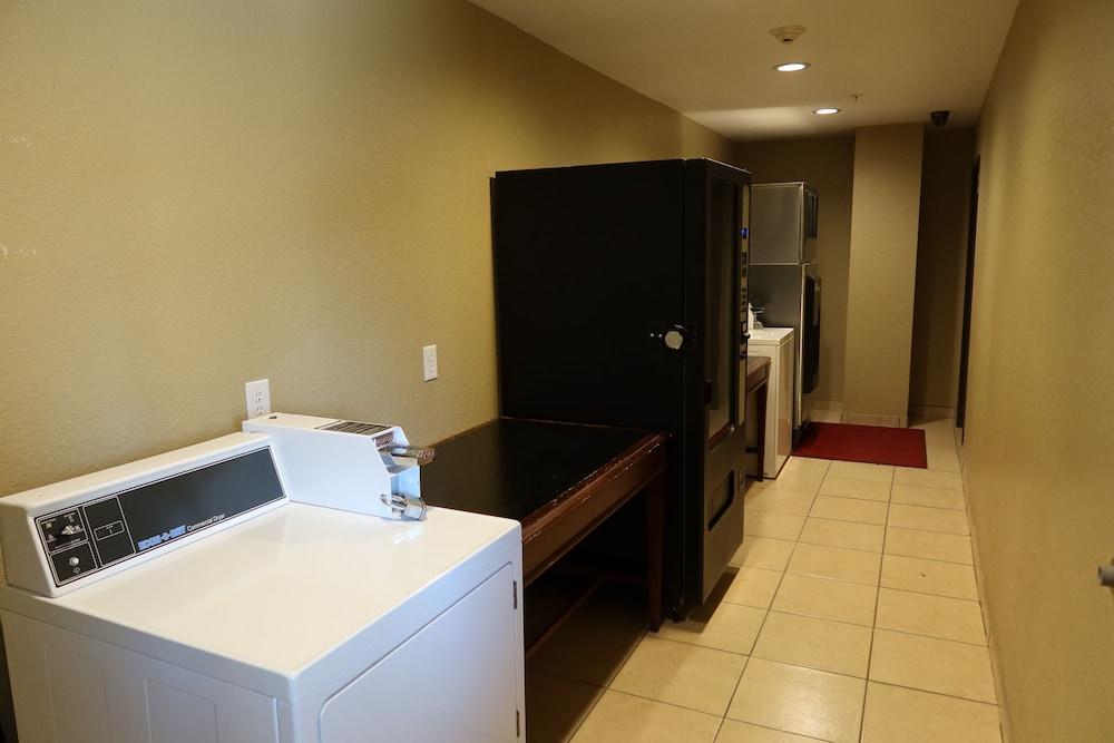 West Worth Inn and Suites photo 30