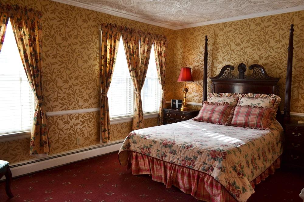 Stafford's Bay View Inn photo 39