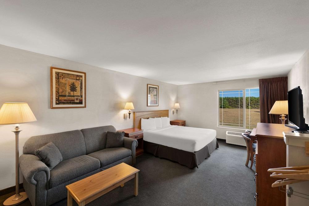 Rodeway Inn & Suites Tomahawk photo 10