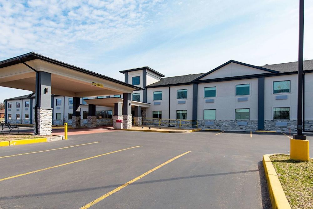 Quality Inn Mishawaka - South Bend photo 22