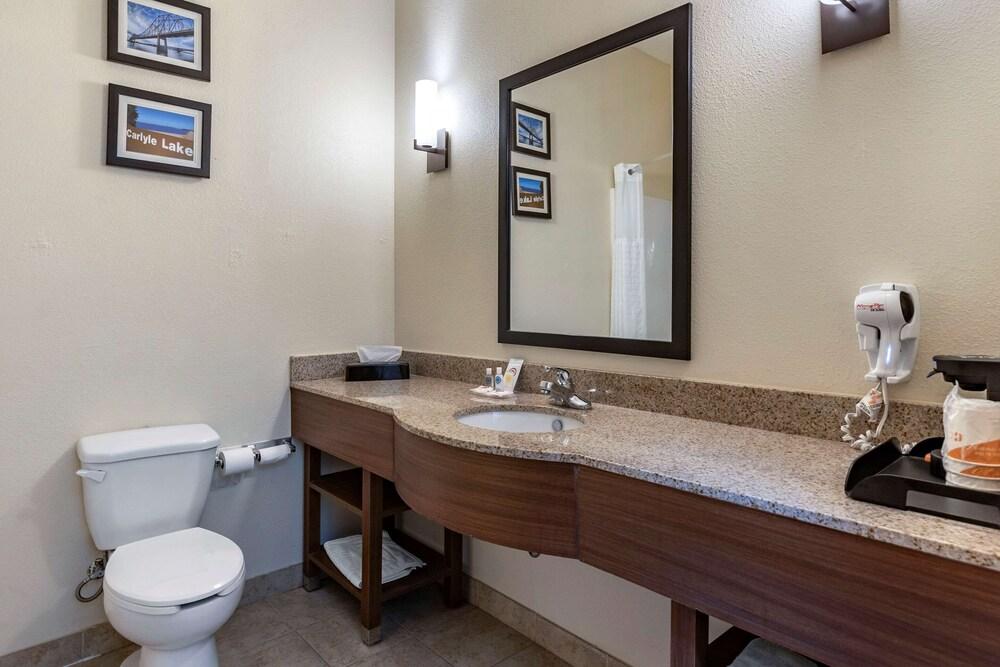 Comfort Inn & Suites Greenville I-70 photo 20