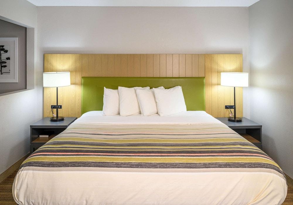 Country Inn & Suites by Radisson, Greenfield, IN photo 48