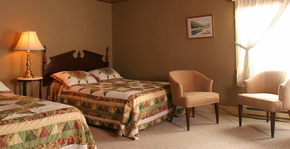 Crestmont Inn photo 16
