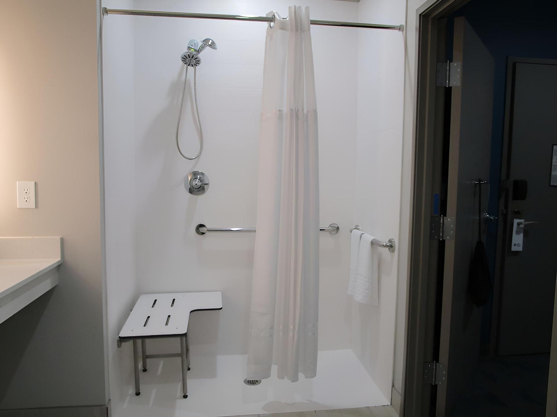 Best Western Plus Bonham photo 21