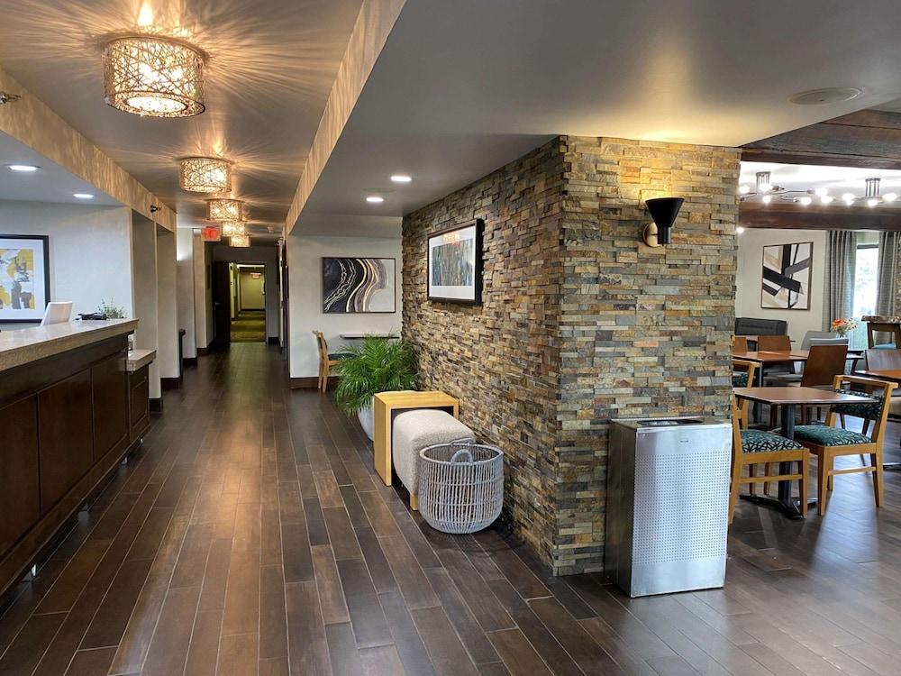 The Addison Hotel, SureStay Collection by Best Western photo 1