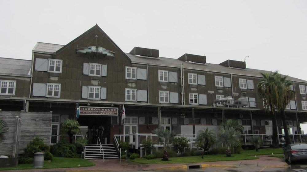 Harbor House Hotel and Marina at Pier 21 photo 36