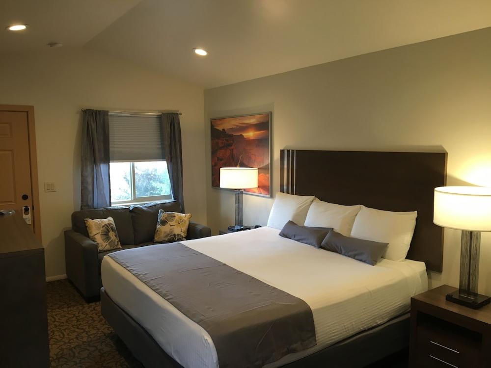 Mountain Ridge Cabins and Lodging photo 31