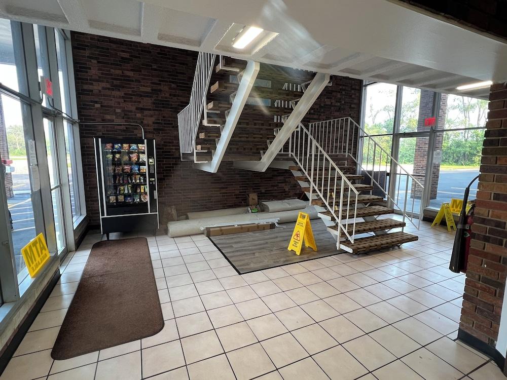 Economy Inn photo 15
