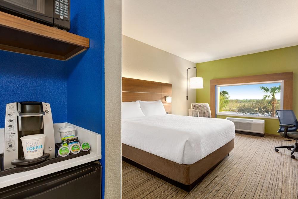 Holiday Inn Express Hotel & Suites Mission-McAllen Area by IHG photo 13