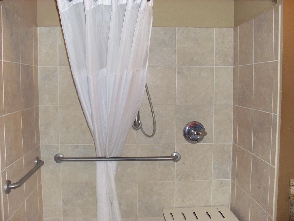 Microtel Inn & Suites by Wyndham Kenedy/Karnes City photo 32