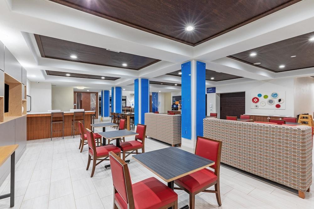 Holiday Inn Express Hotel & Suites VIDOR SOUTH by IHG photo 48