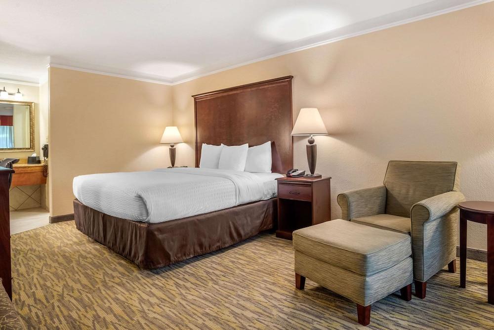 Clarion Inn and Conference Center photo 6
