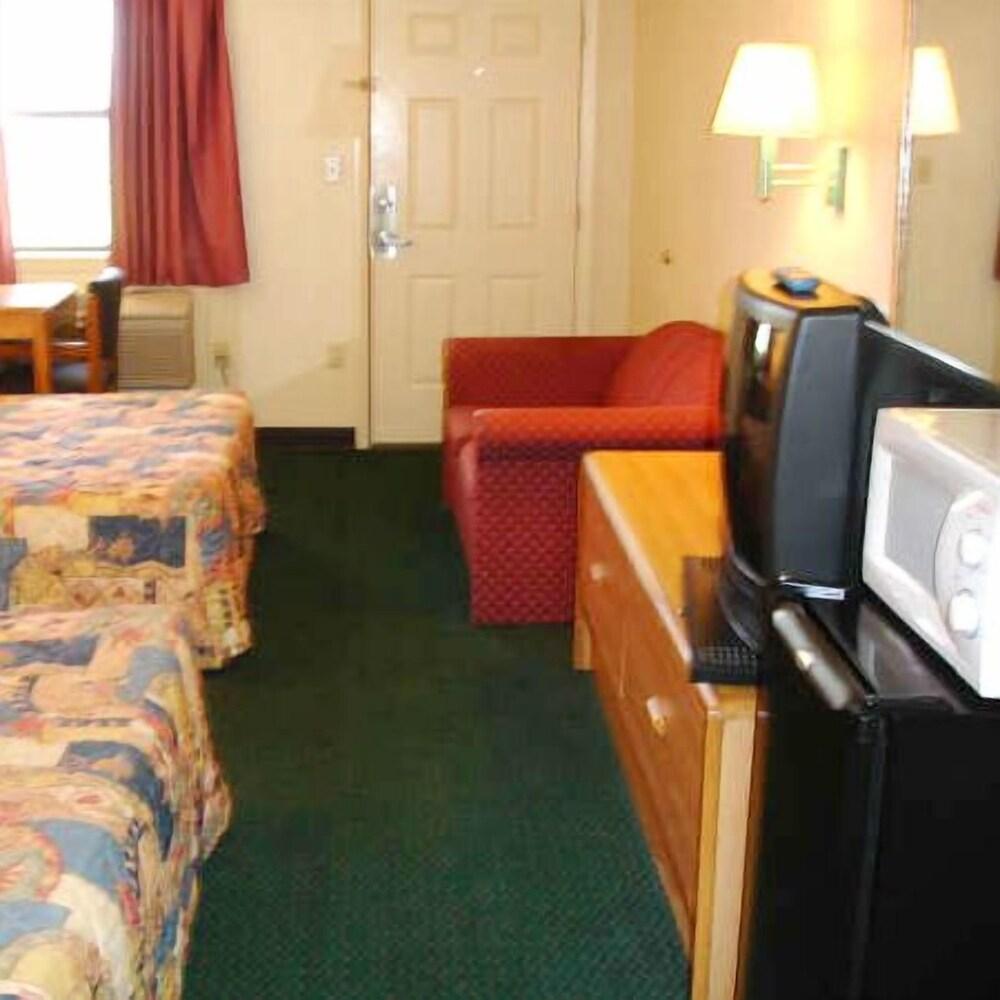 Luxury Inn & Suites Forrest City photo 4