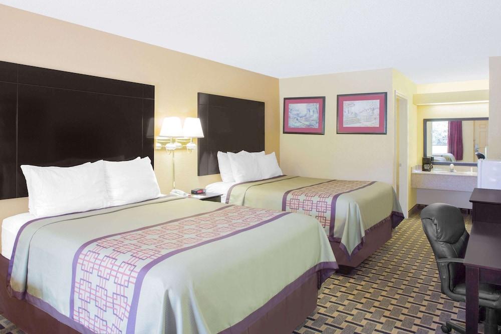 Days Inn by Wyndham Andalusia photo 6