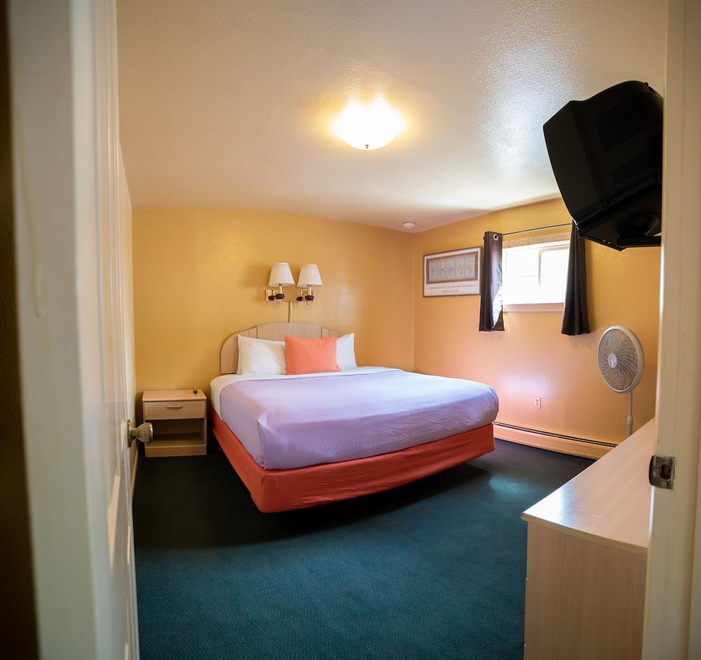 Triangle Motel photo 53