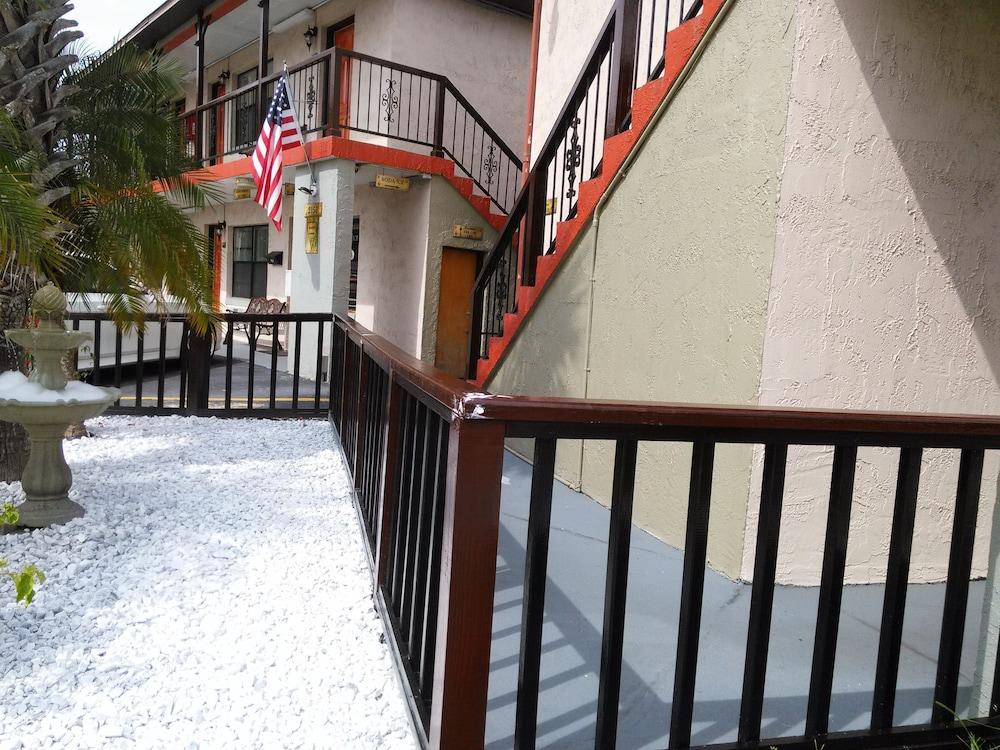 Merida Inn and Suites photo 31