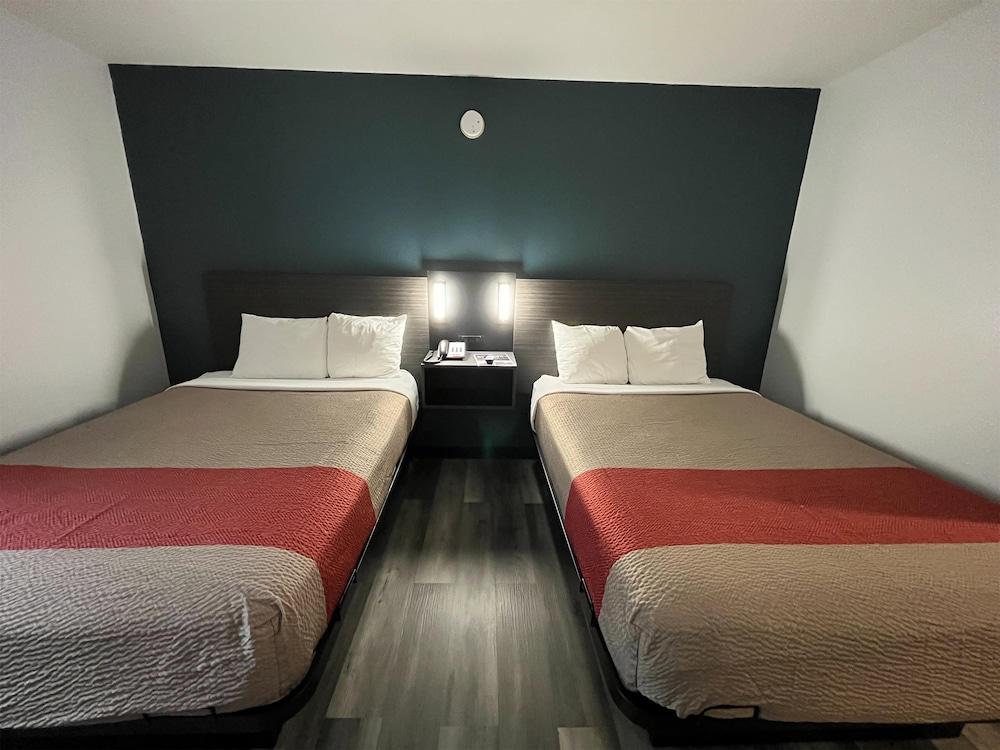 Studio 6 Suites Urbana, IL photo 4