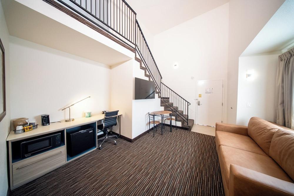 Lemon Heights Inn photo 2