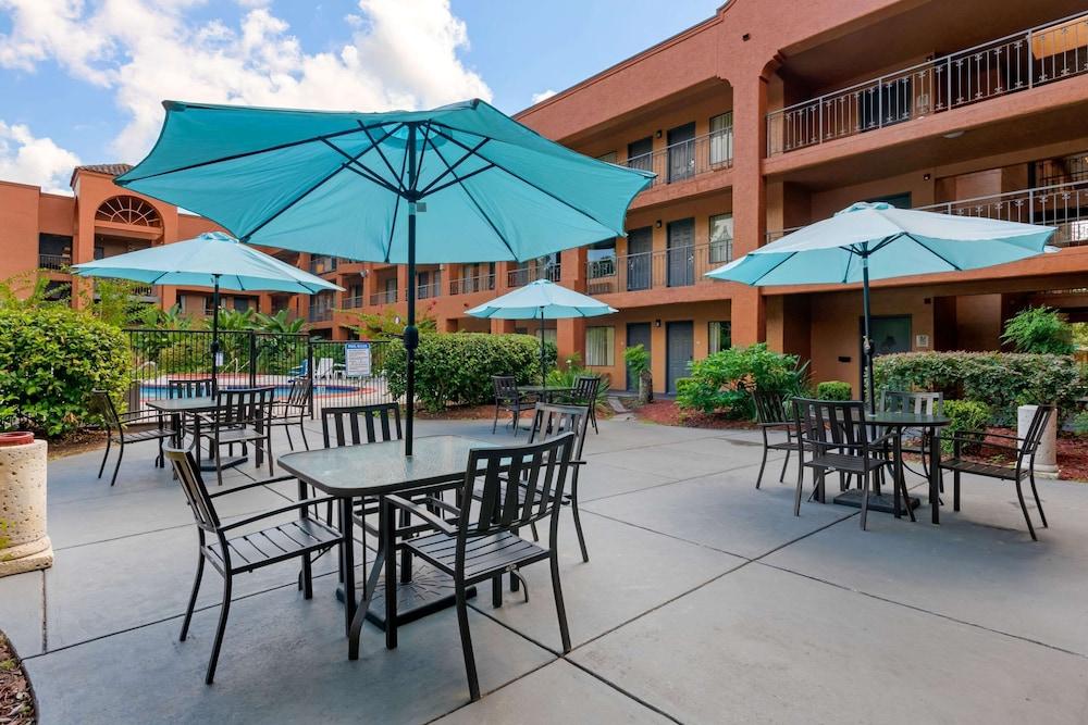 Quality Inn & Suites Jacksonville-Baymeadows photo 17