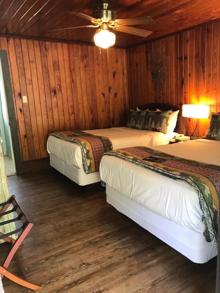 The Riverside Lodge at Chimney Rock photo 61