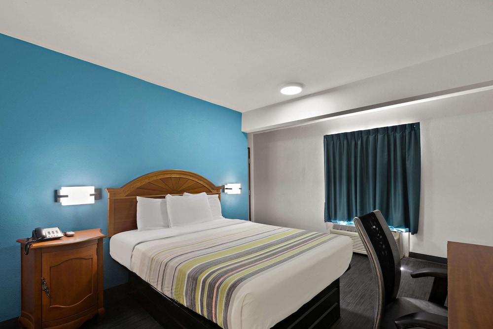 Rodeway Inn Commerce photo 28