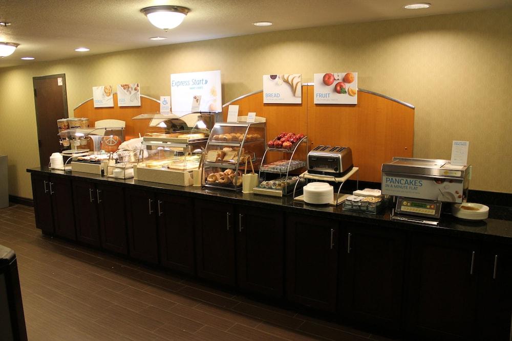 Holiday Inn Express Harlingen by IHG photo 9