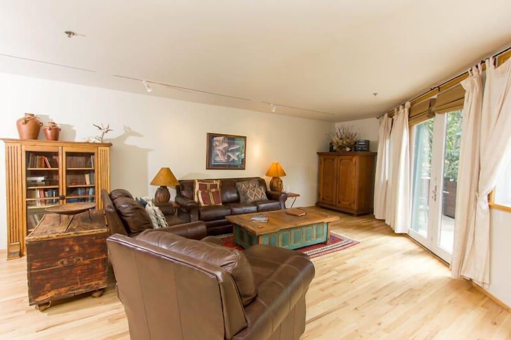 Ice House Suites and Condominiums photo 12