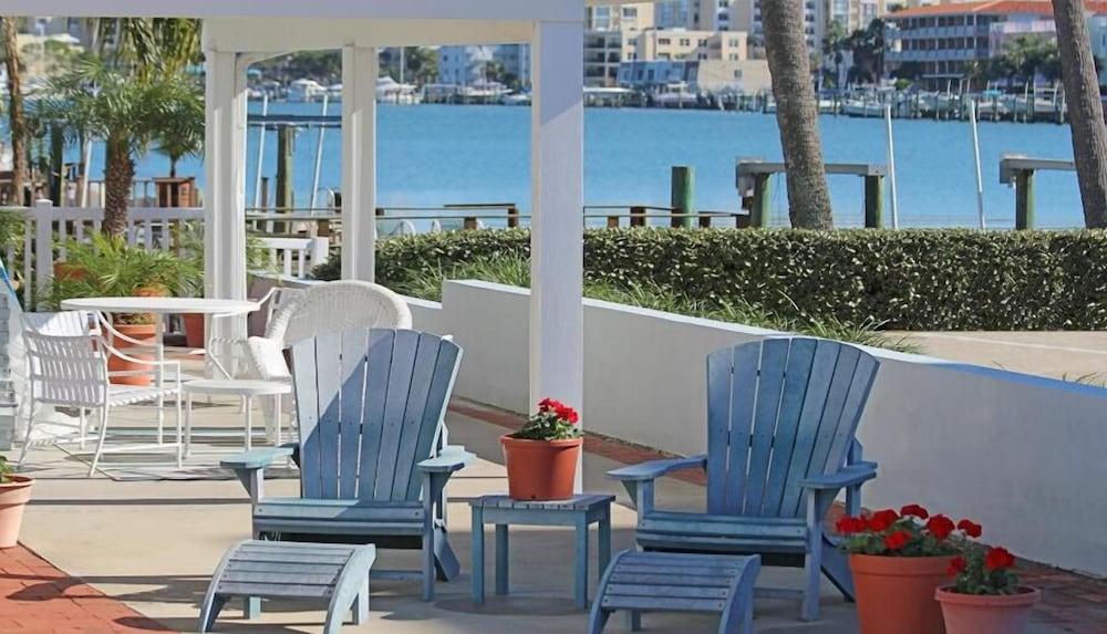Beachouse Inn & Suites photo 15