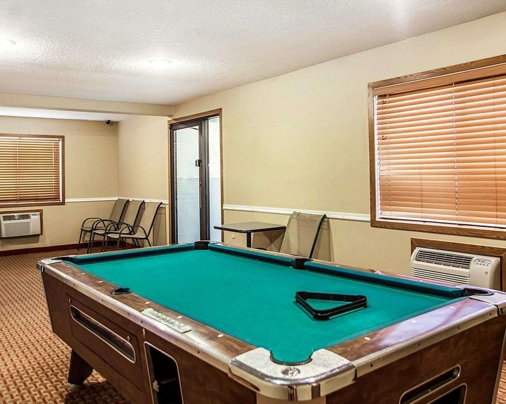 Quality Inn & Suites Davenport near I-80 photo 22