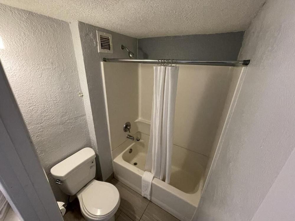 Rodeway Inn Albuquerque West photo 44