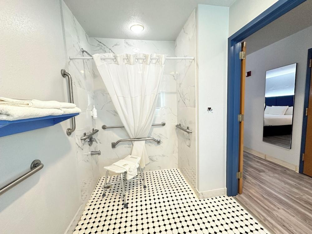 Microtel Inn by Wyndham Gallup photo 27