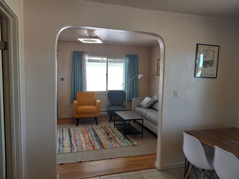 Little Canyon Inn photo 16
