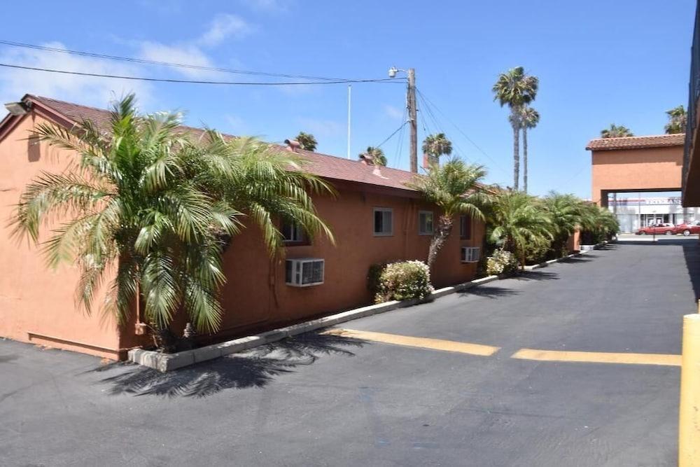 Baycities Motel photo 30