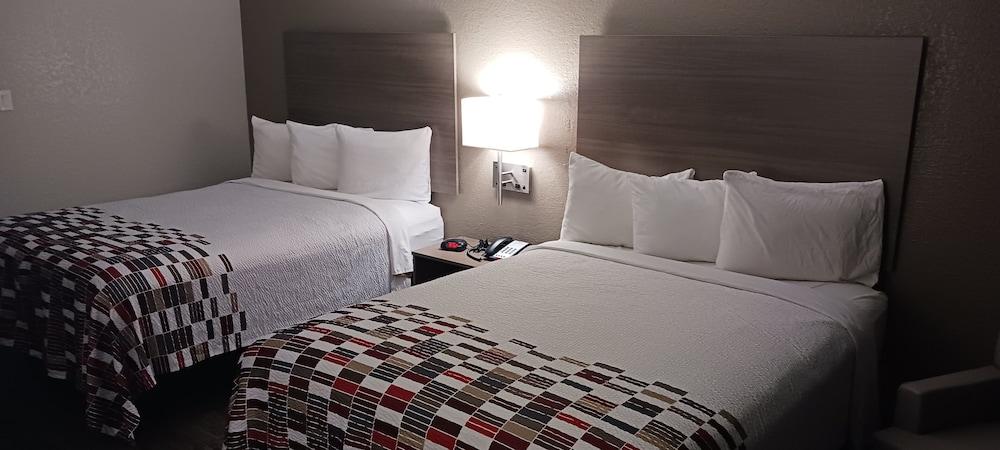 Red Roof Inn Canton, TX photo 11