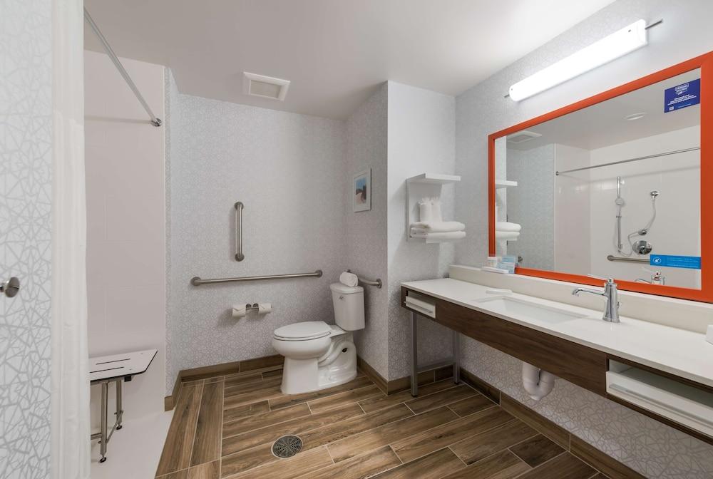 Hampton Inn Niles photo 17