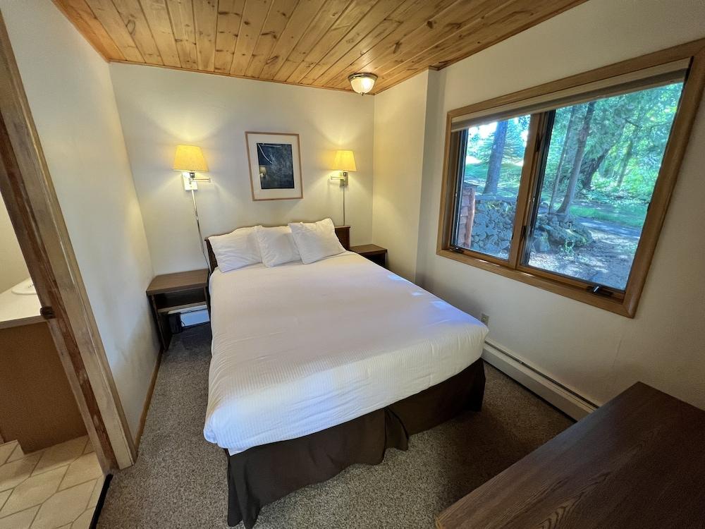 Thomsonite Beach Inn photo 26