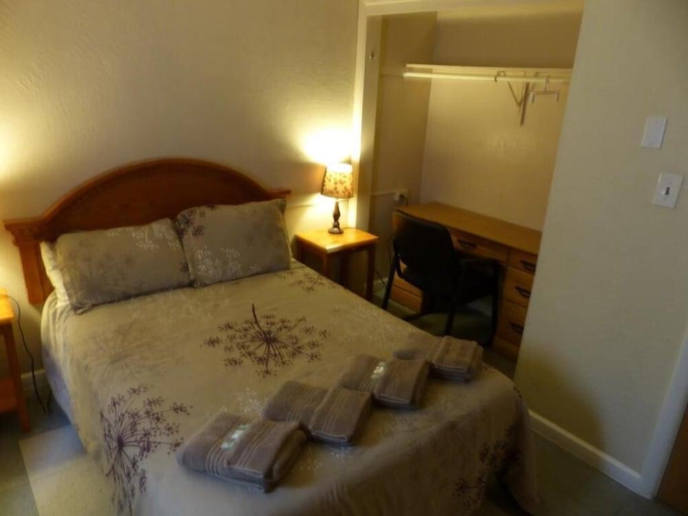 Bent Prop Inn & Hostel Downtown photo 22