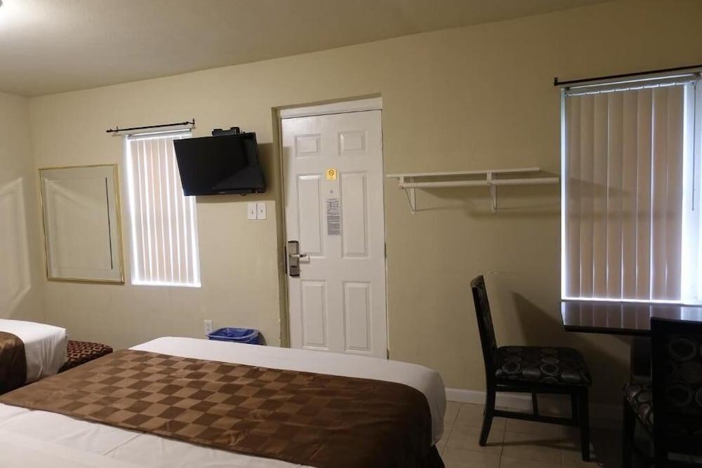 Baycities Motel photo 9