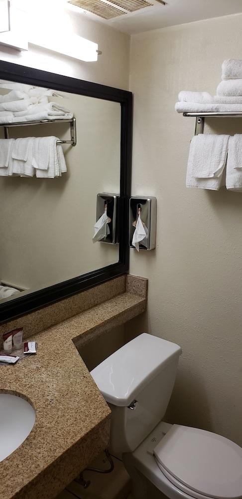 MHO Hotel Bordentown photo 22