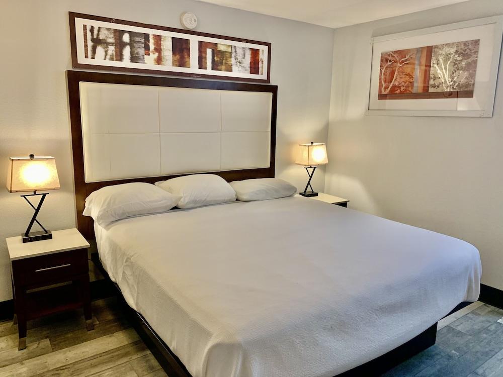 Rodeway Inn Midland South photo 13