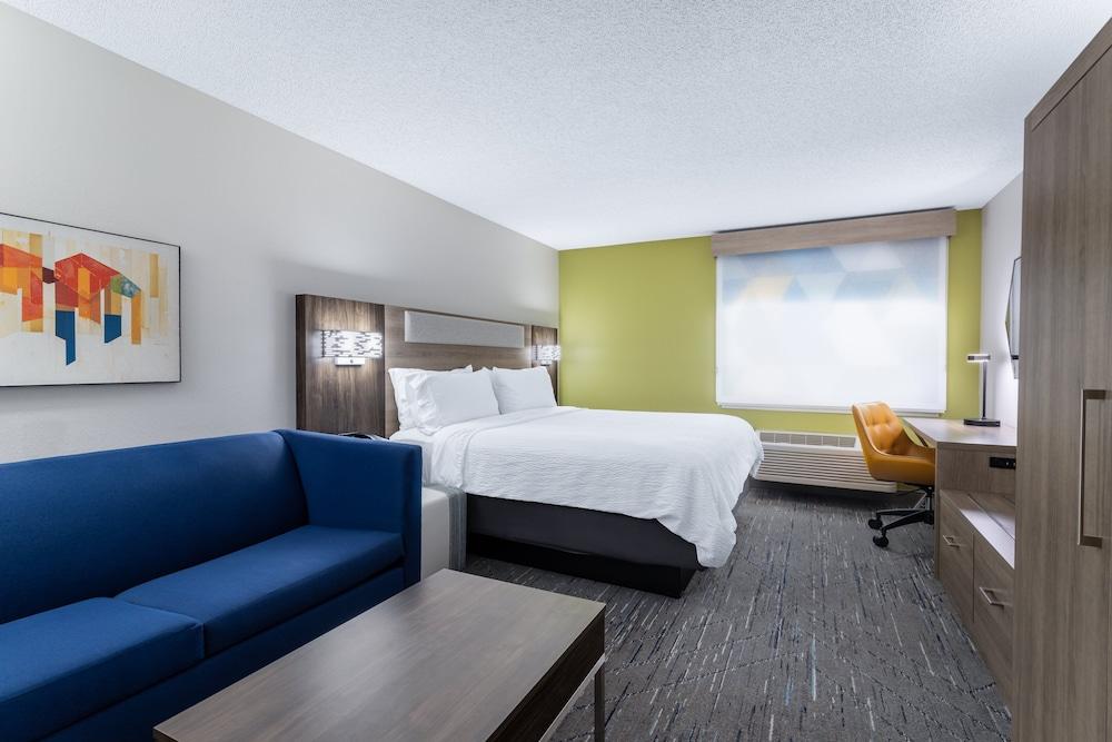 Holiday Inn Express & Suites Vadnais Heights by IHG photo 24