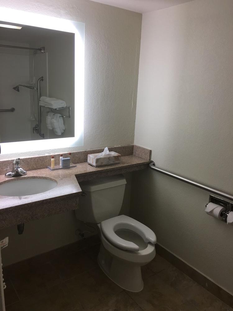 Sonesta Essential Atlantic City West photo 26