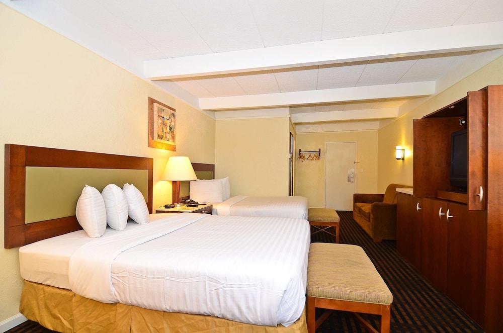 Lexington Inn & Suites NW Chicago Elgin photo 10