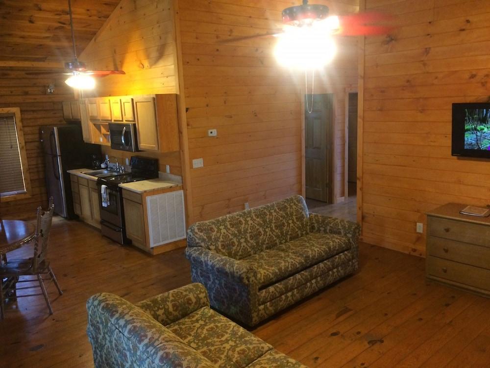 The Smokehouse Lodge and Cabins photo 38