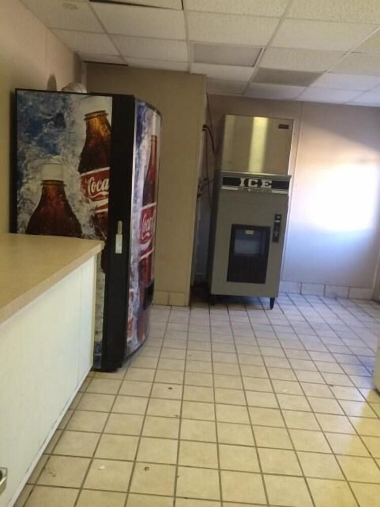 New SunFlower Inn photo 5
