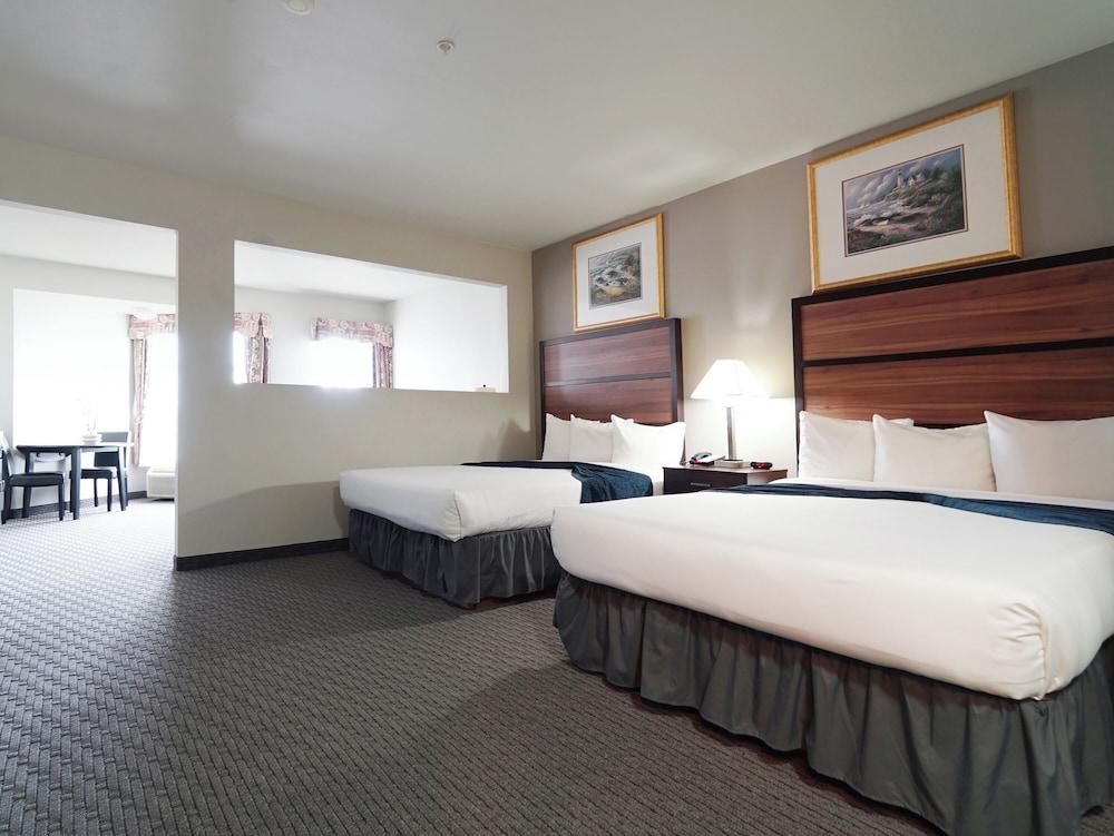 BayVue Hotel, Resort and Suites photo 33