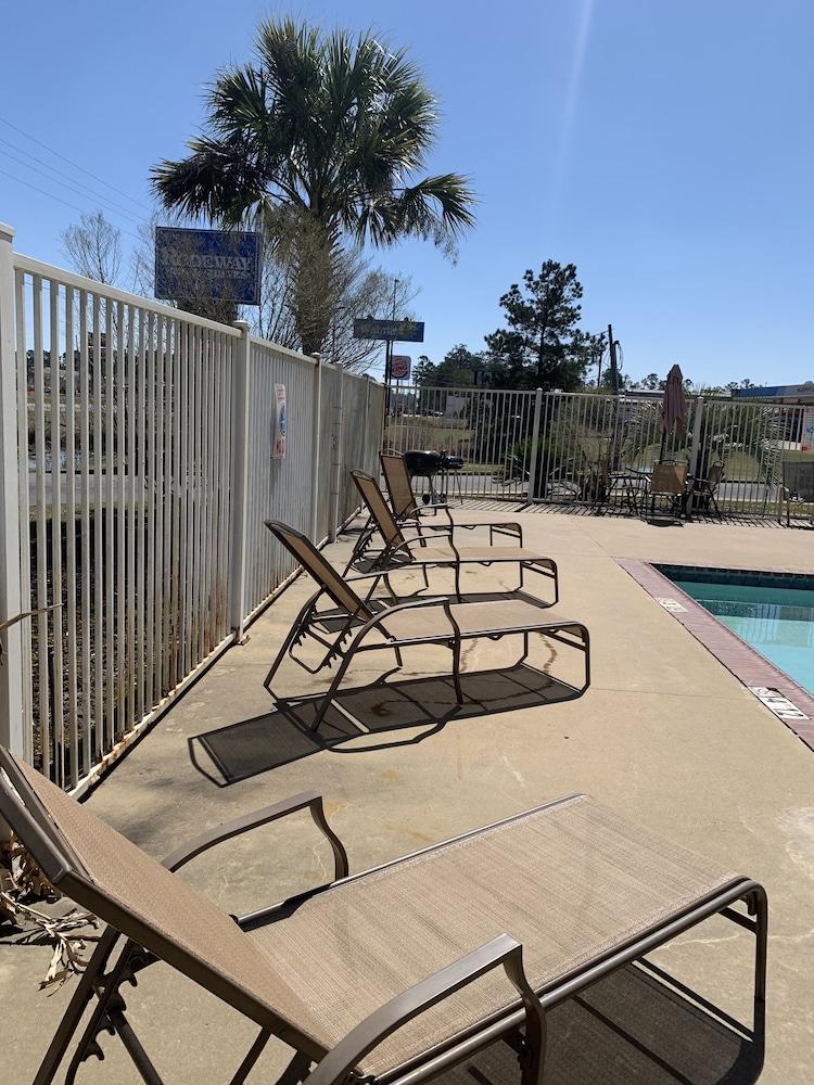 Rodeway Inn & Suites Winnfield photo 30